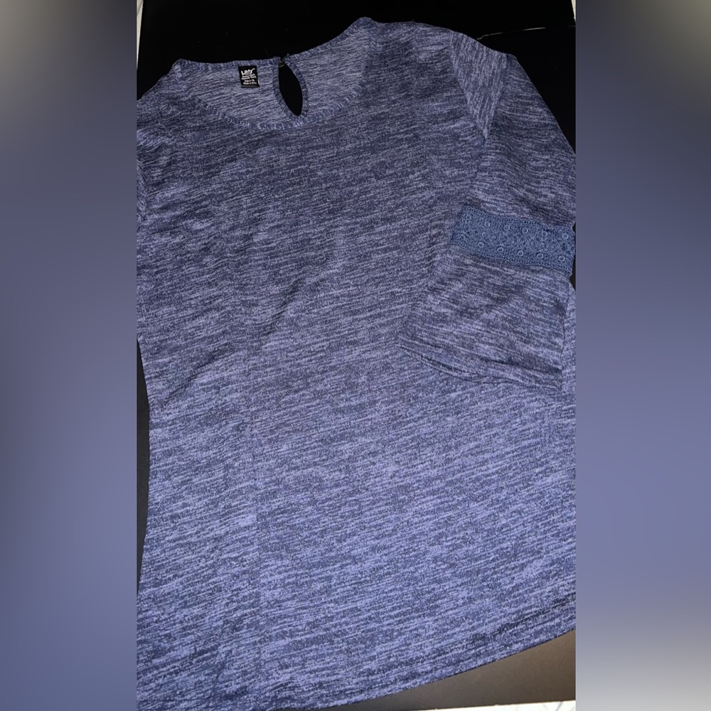 Lildy Heather Blue Top with long bell sleeves & Keyhole Size L/XL EUC